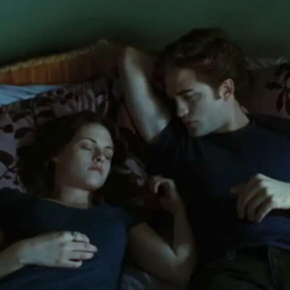 3 piece set  - Original 2008 Bella Swan Pillowcase Shams + Bedskirt - Picture 2 of 5